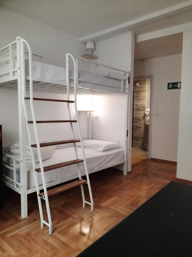 New Generation Hostel Prague Center エクステリア 写真