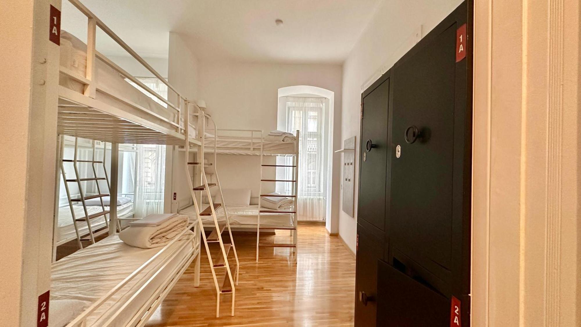 New Generation Hostel Prague Center エクステリア 写真
