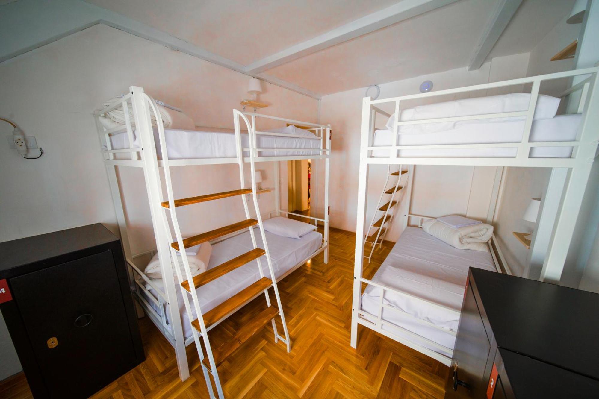New Generation Hostel Prague Center エクステリア 写真